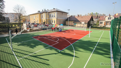 Boisko sportowe przy SP 4