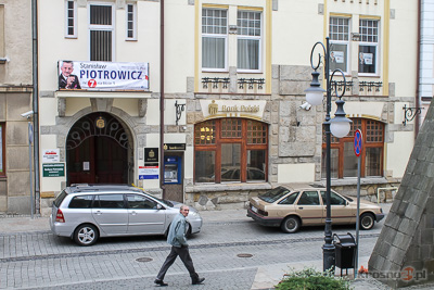 Plakaty wyborcze na rynku